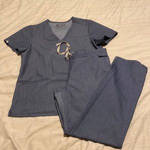 FIGS jean blue scrub set S 2 pocket scrub top S Yola skinny scrub pants